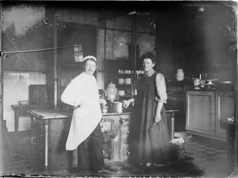 In der Großküche, wohl um 1910