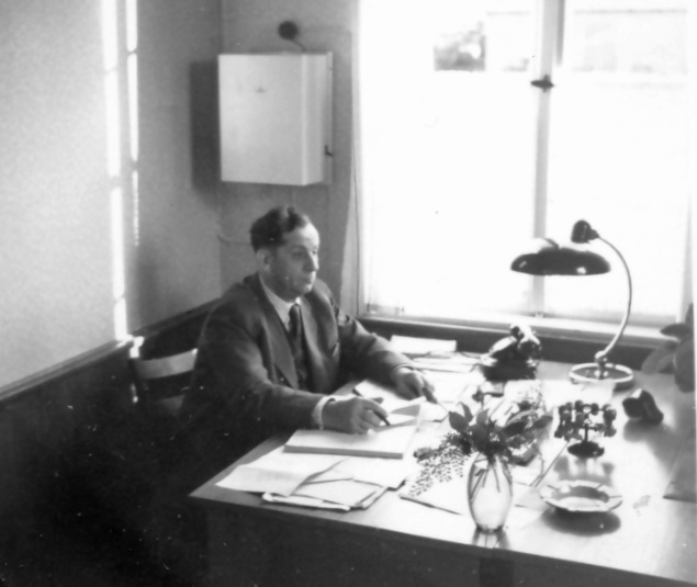 Im Büro, 1940