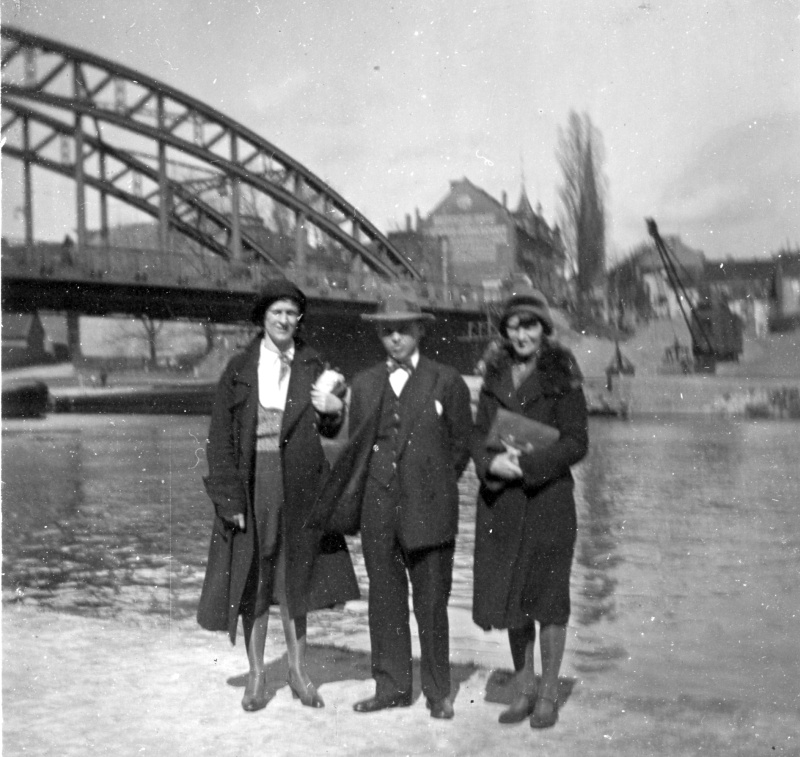 Brücke mit Kran, wohl Saarbrücken, späte 1920er