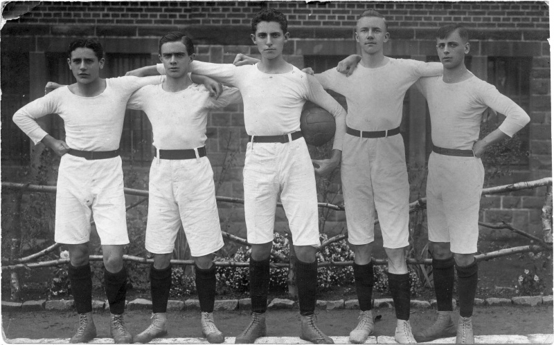 Junge Fußballer, wohl Saarland um 1915