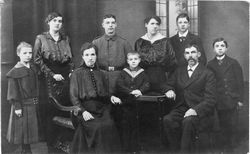 Drei Generationen einer Familie, Saarbrücken um 1918