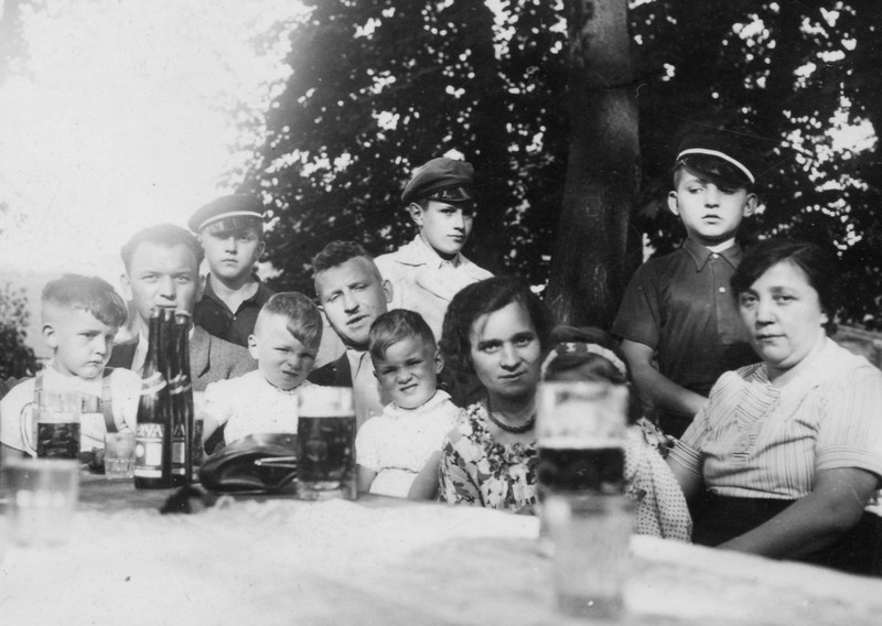 Im Biergarten bei Saarbrücken, 1936