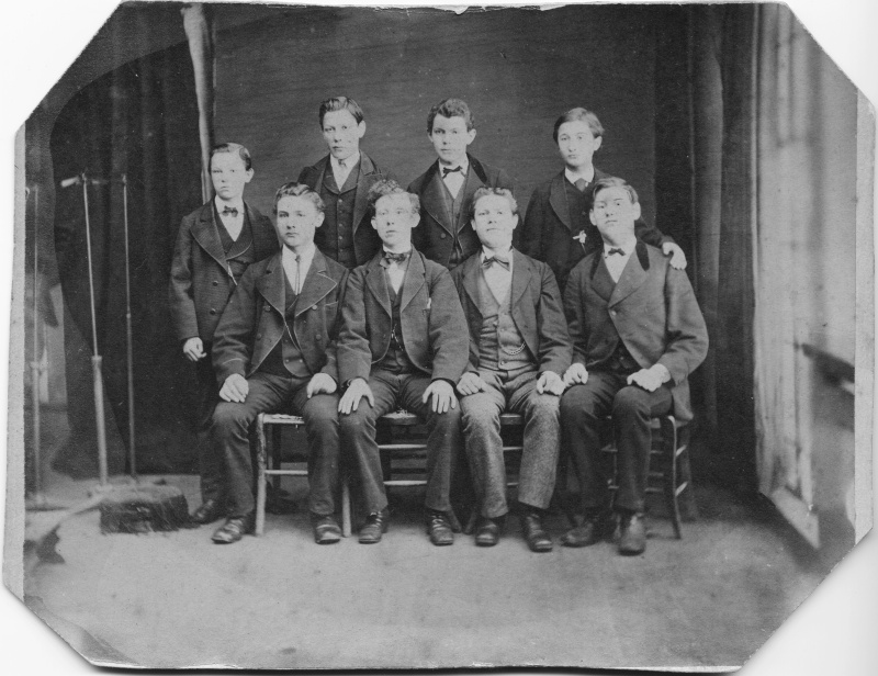 8 junge Männer, Saarbrücken um 1900