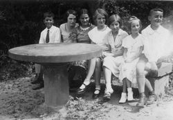 Feiertagsausflug im Park, Saarland um 1930