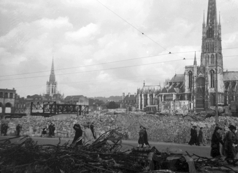 Zerstörte Innenstadt von Rouen, wohl 1944-45