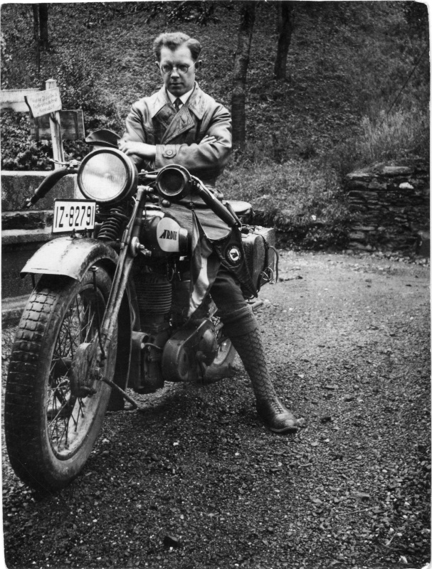 Ardie-Motorrad mit Fahrer um 1930