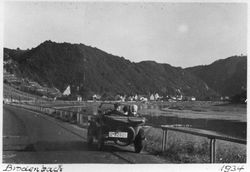 Mit dem Kabrio bei Brodenbach, 1934