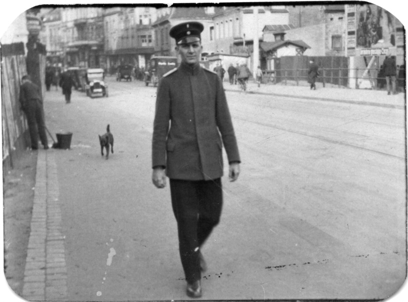Mann in Uniform, wohl Saarbrücken am 14.05.1928