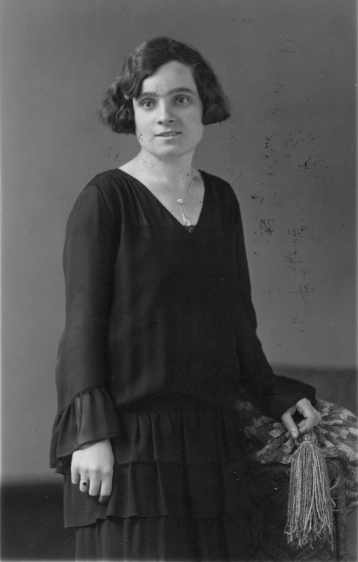 Frau aus Dudweiler, wohl um 1930