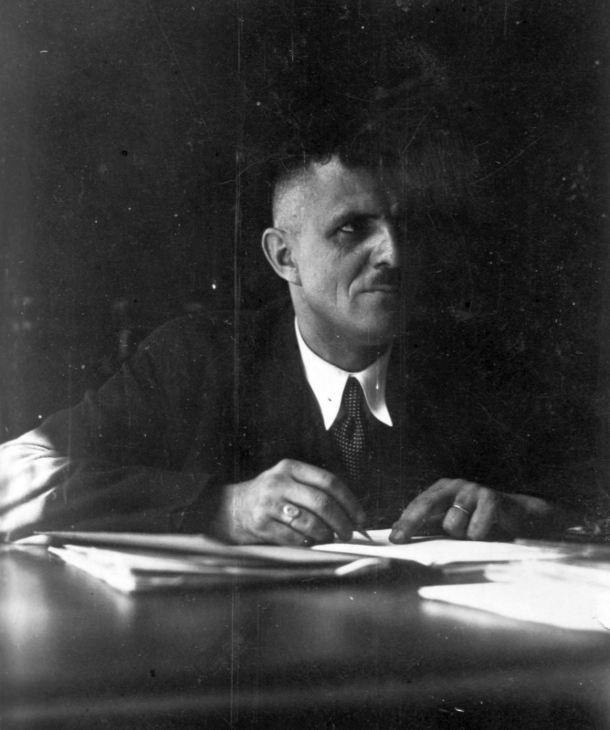 Mann am Schreibtisch, Dudweiler (Saar), wohl 1930er