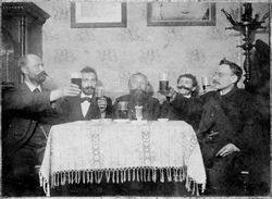 Ein Prosit unter Männern, um 1900