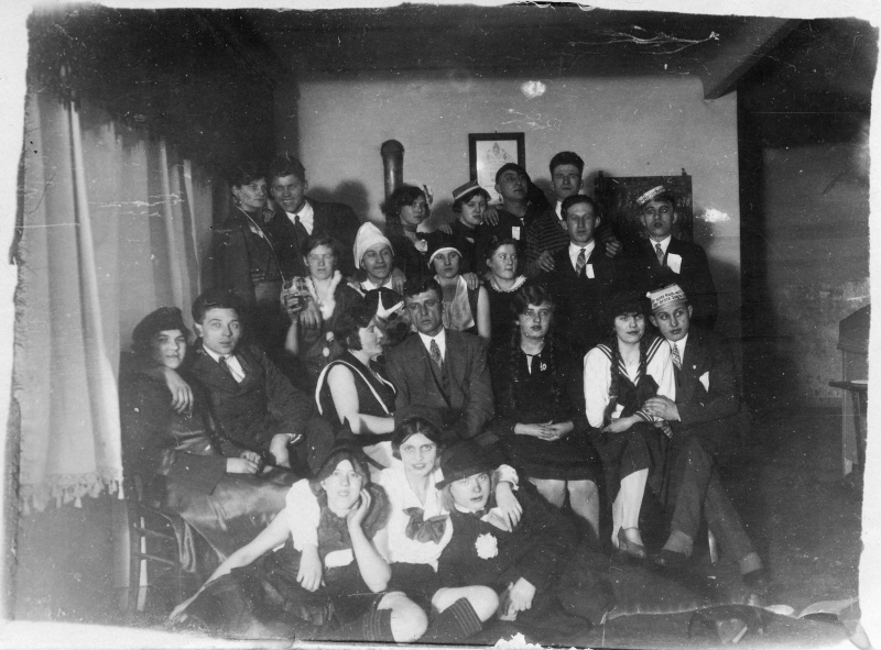 Wohl studentische Fastnachtsgruppe um 1920