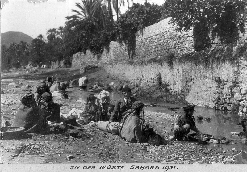 Gruppe im Wadi, Sahara 1931