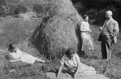 Picknick im Feld Nr. 1, wohl Saarland um 1930