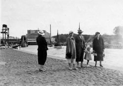 Ein Sonntag am Hafen von Stolpmünde, 1936